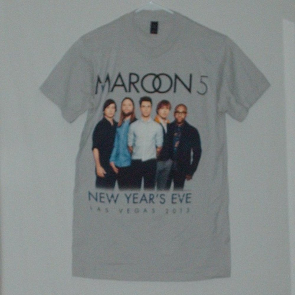 Maroon 5 New Year's Eve 2013 concert T-shirt small